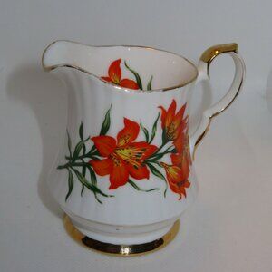 Royal Windsor Creamer Prairie LILY Saskatchewan Floral Emblem (DK673)